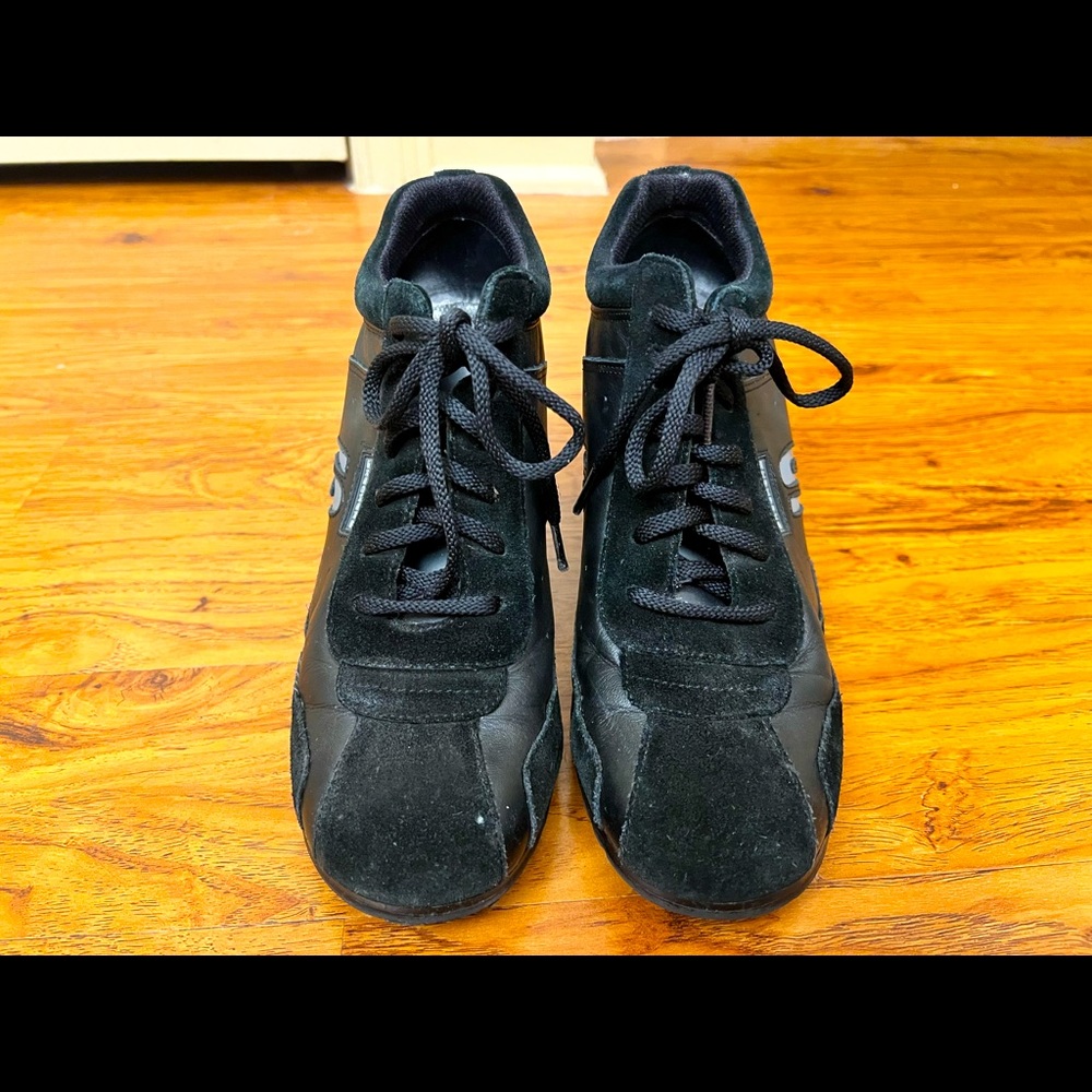Vintage Sketchers sneaker booties.